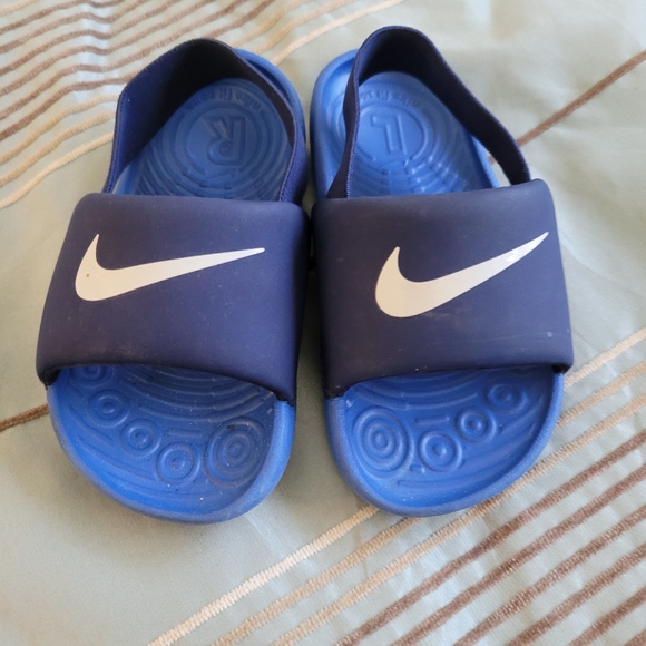 nike slides 8c